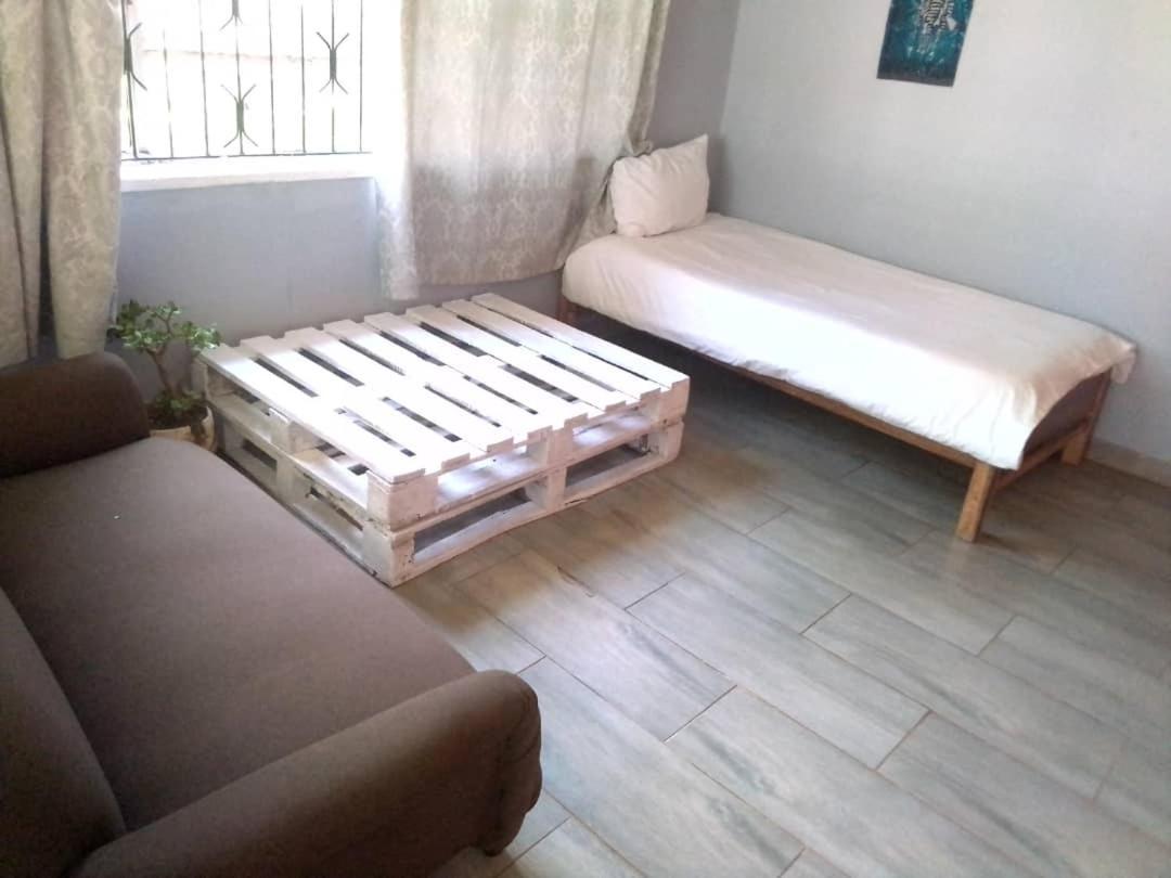 Choice Backpackers Lodge بولاوايو المظهر الخارجي الصورة